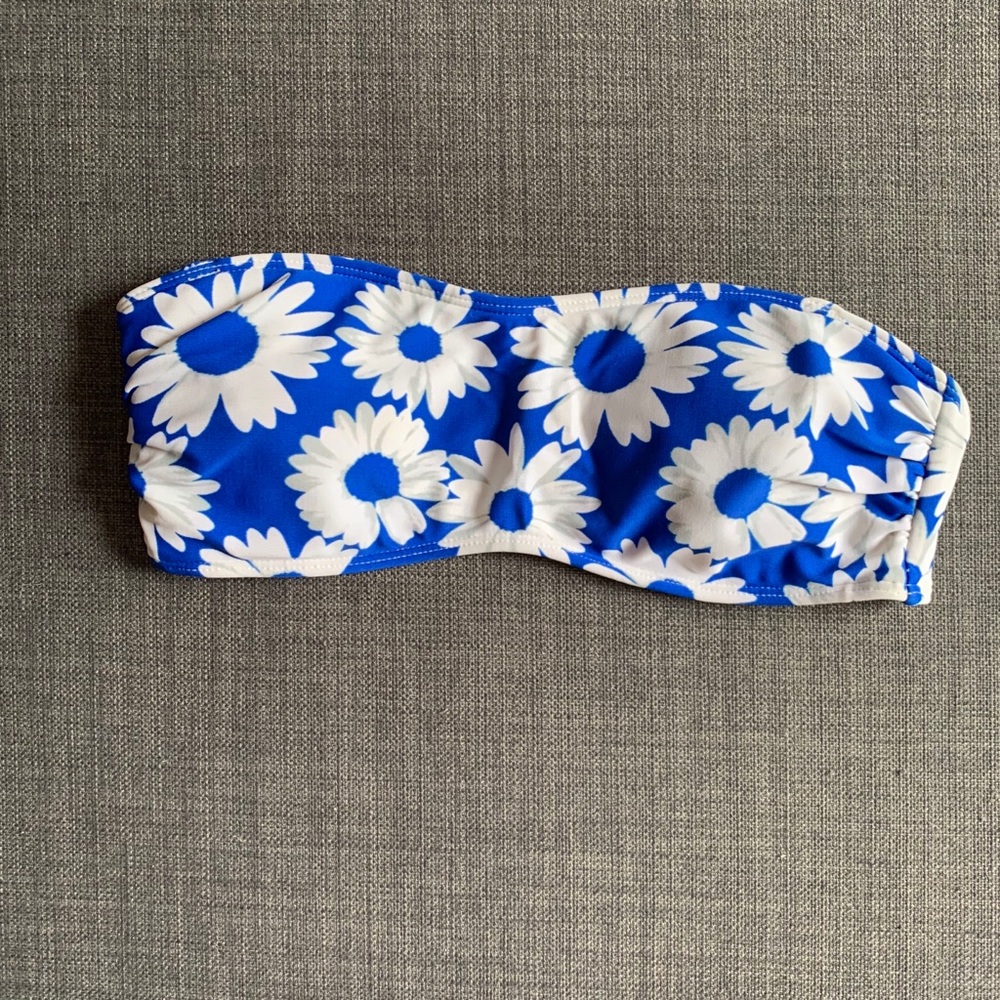 Daisy Staples bikini top